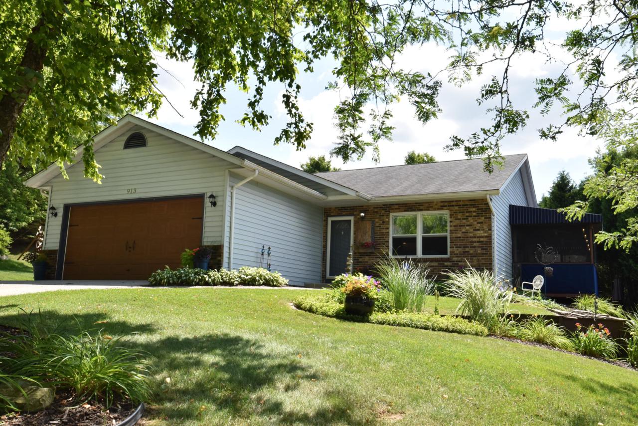 913 Manchester Ct - Photo 1