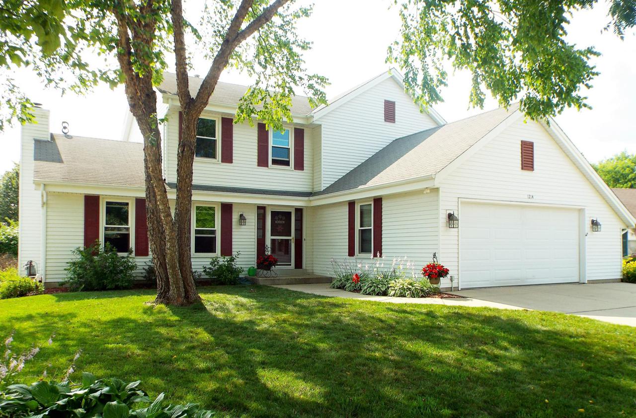 1214 Poplar Dr - Photo 1