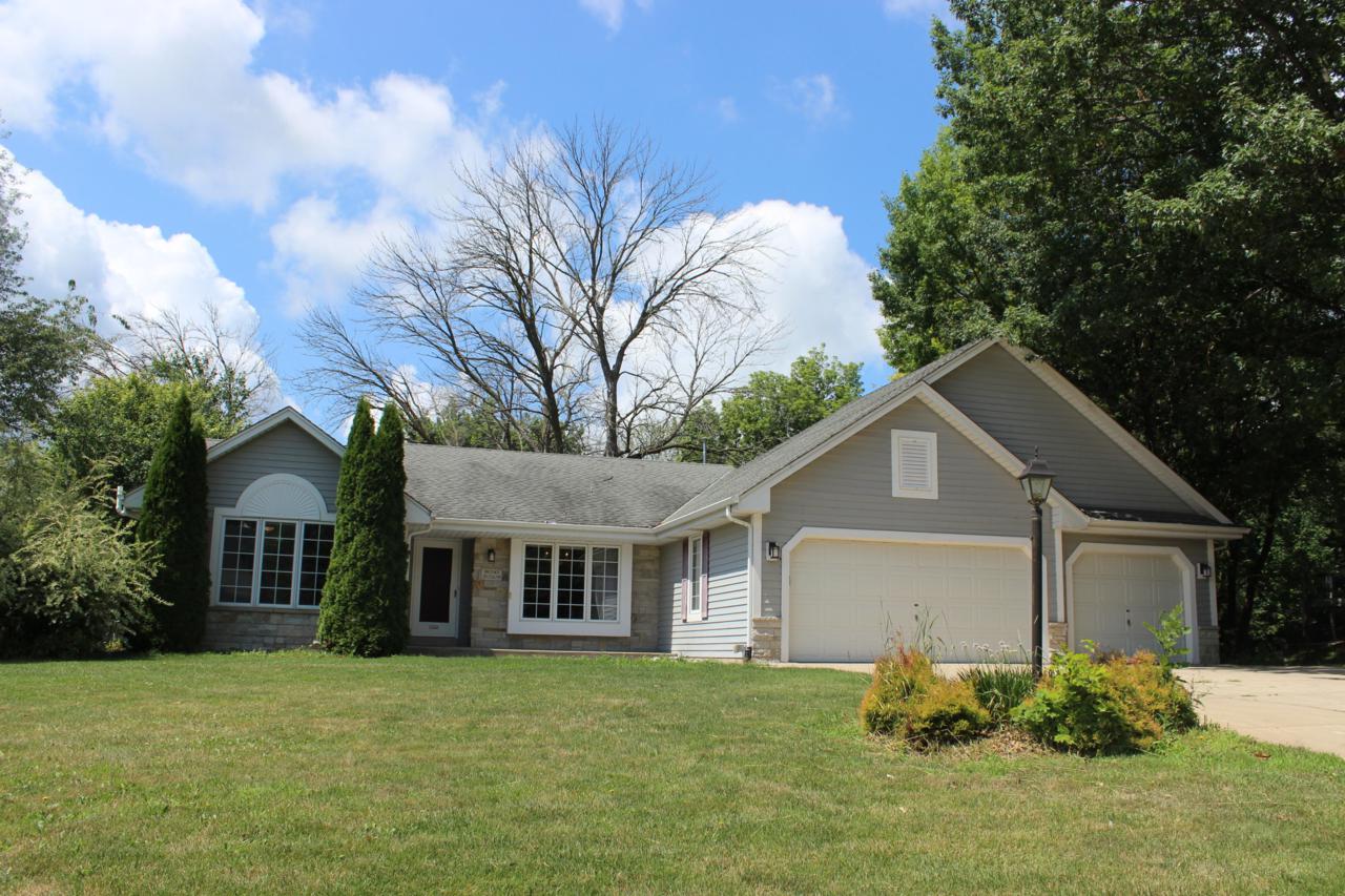 W241N7509 Woodsview Dr - Photo 1