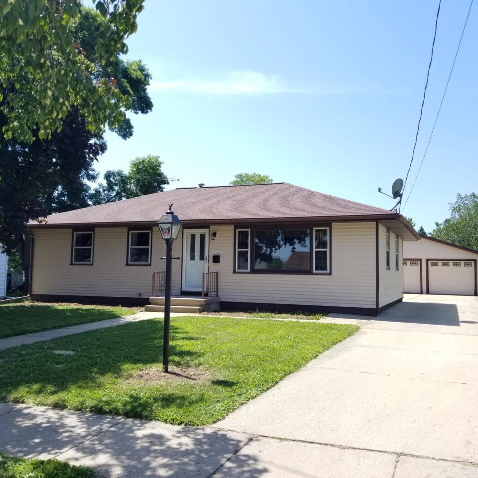1414 Third St - Photo 1