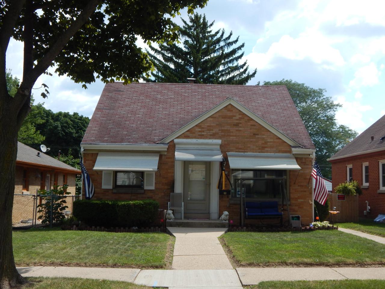 3870 81st St - Photo 1