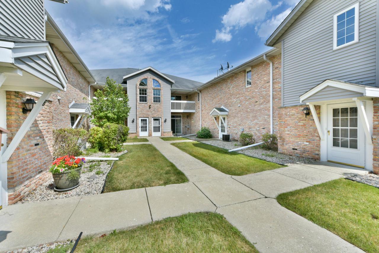 430 Aspen Dr - Photo 1