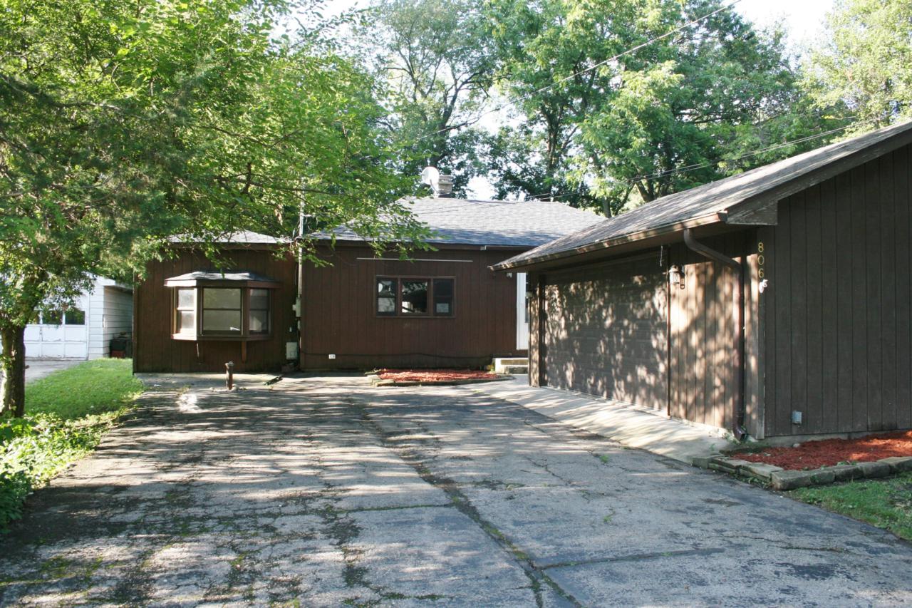 806 Hickory Rd - Photo 1