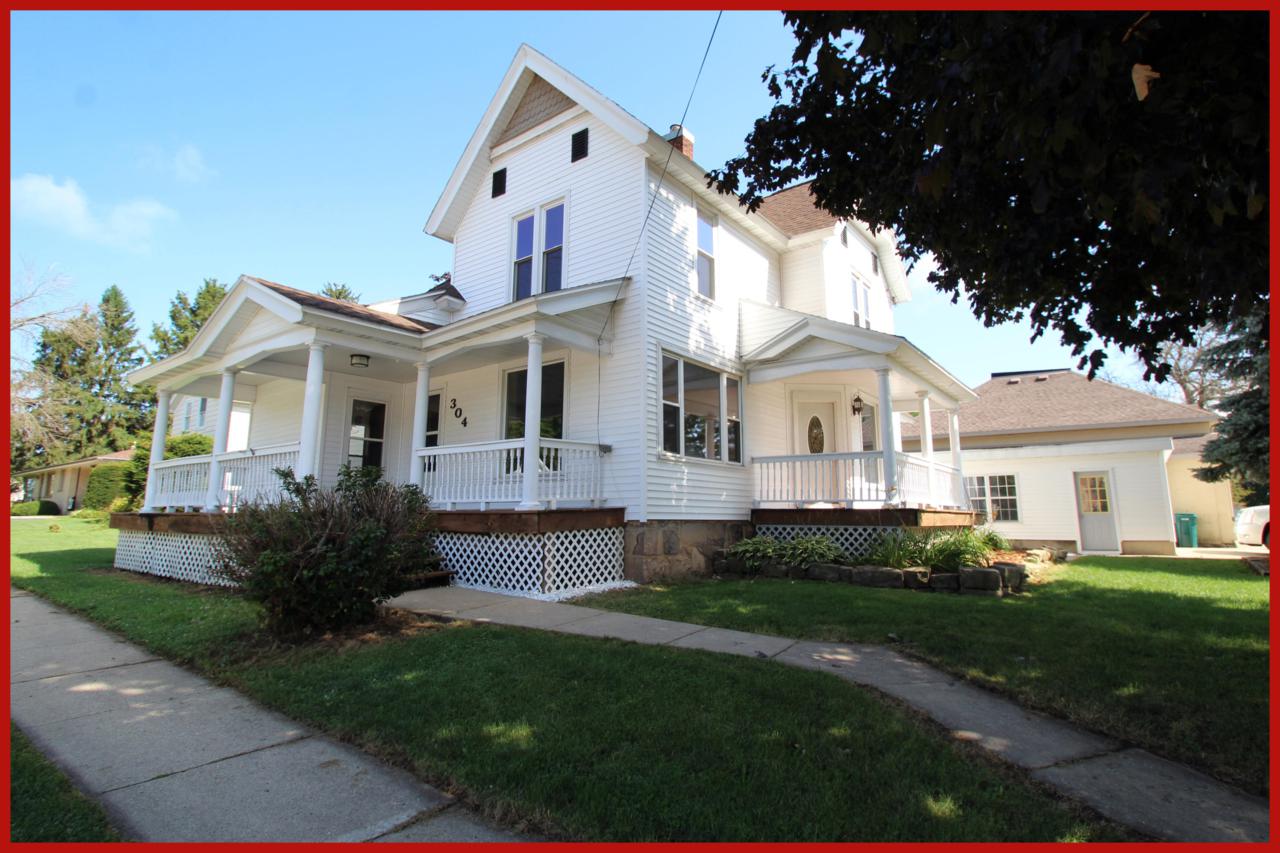 304 Main St - Photo 1