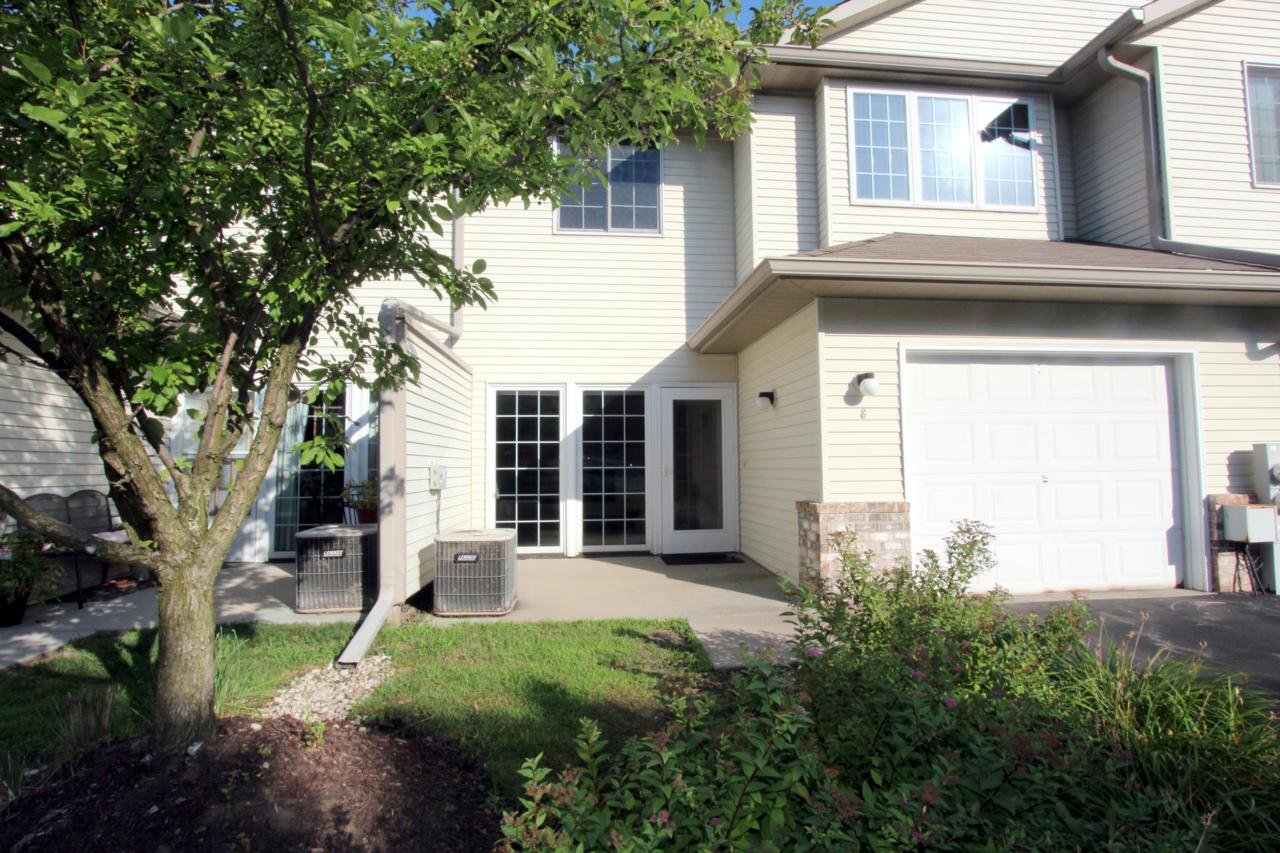 2425 Fox River Pkwy - Photo 1