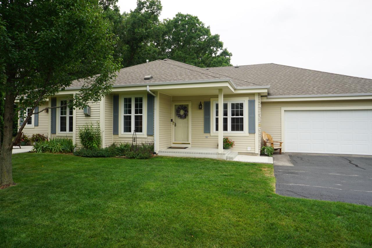 1407 Buckwood Dr - Photo 1