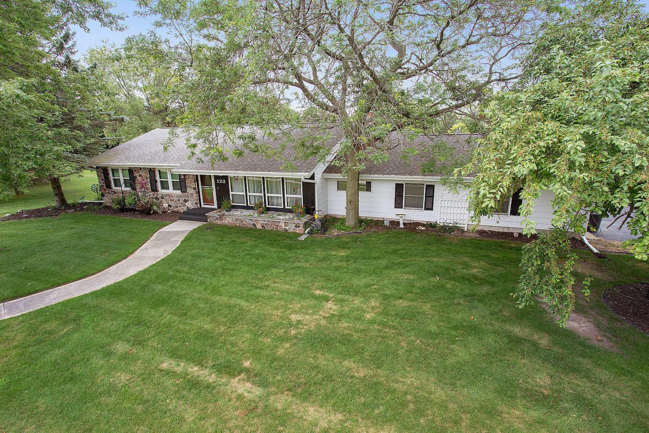 123 Southridge Dr - Photo 1