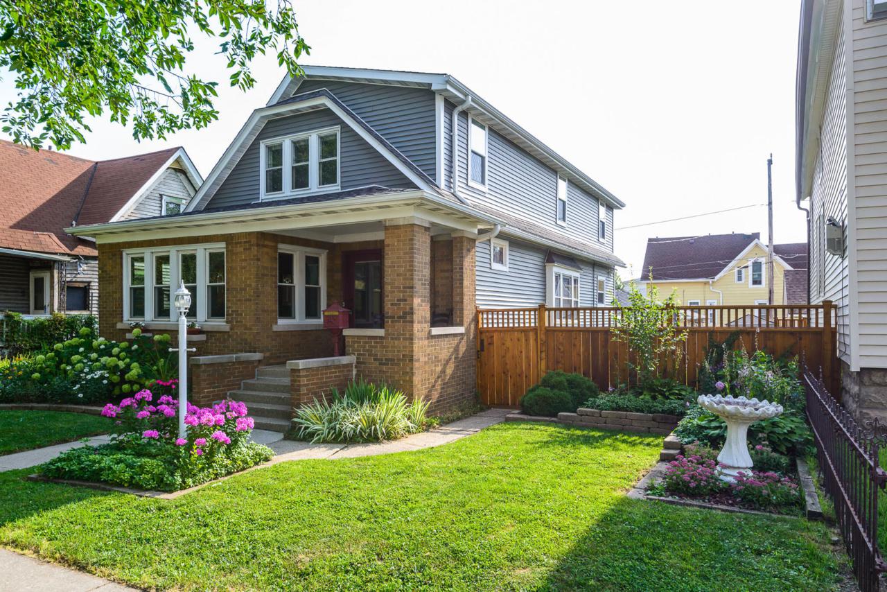 2432 Howell Ave - Photo 1