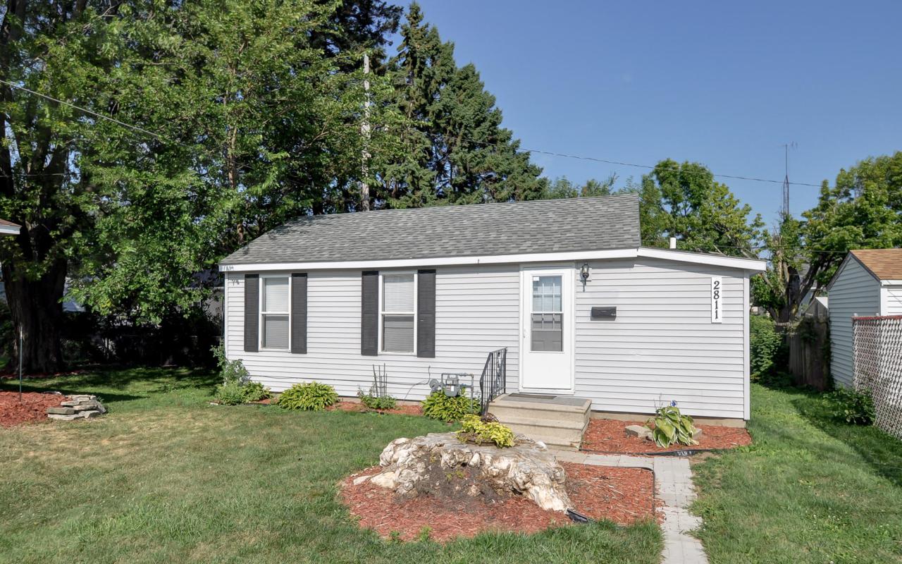 2811 Douglas Ave - Photo 1
