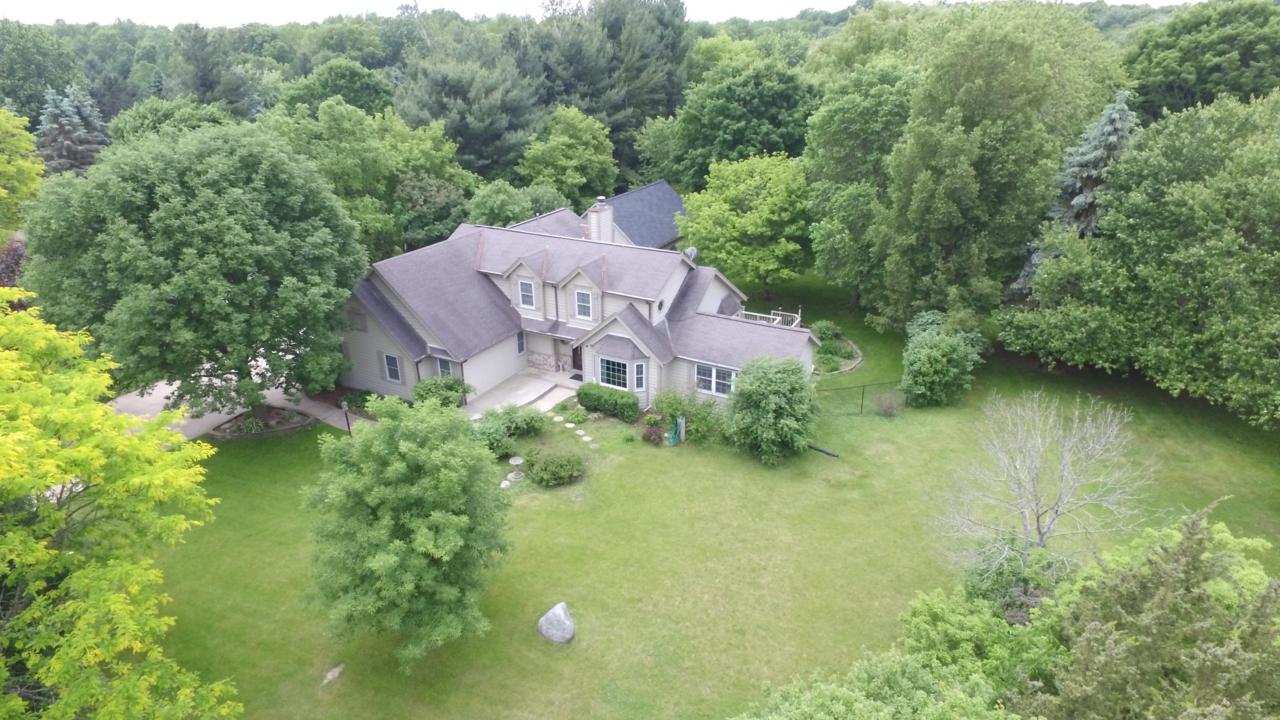 423 Wakefield Downs - Photo 1