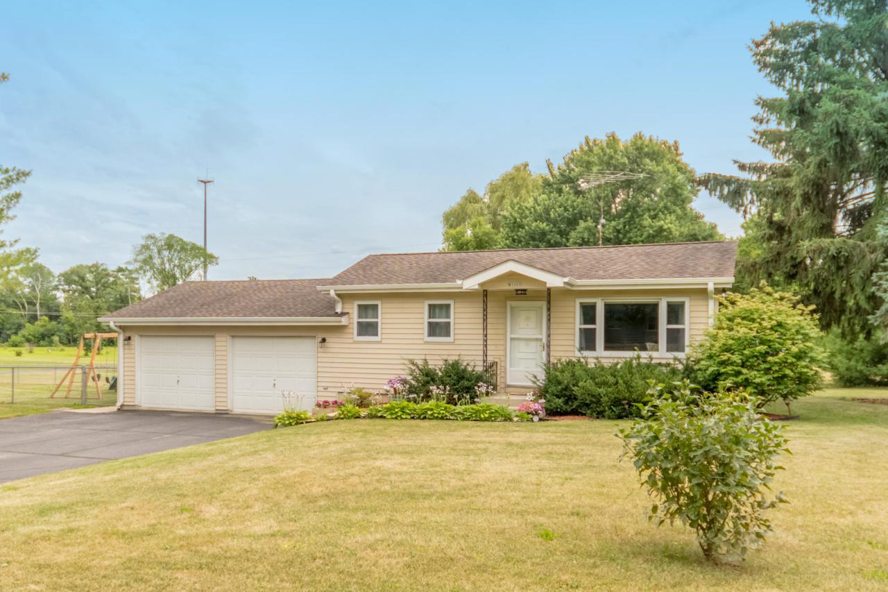W1069 Evergreen Rd - Photo 1
