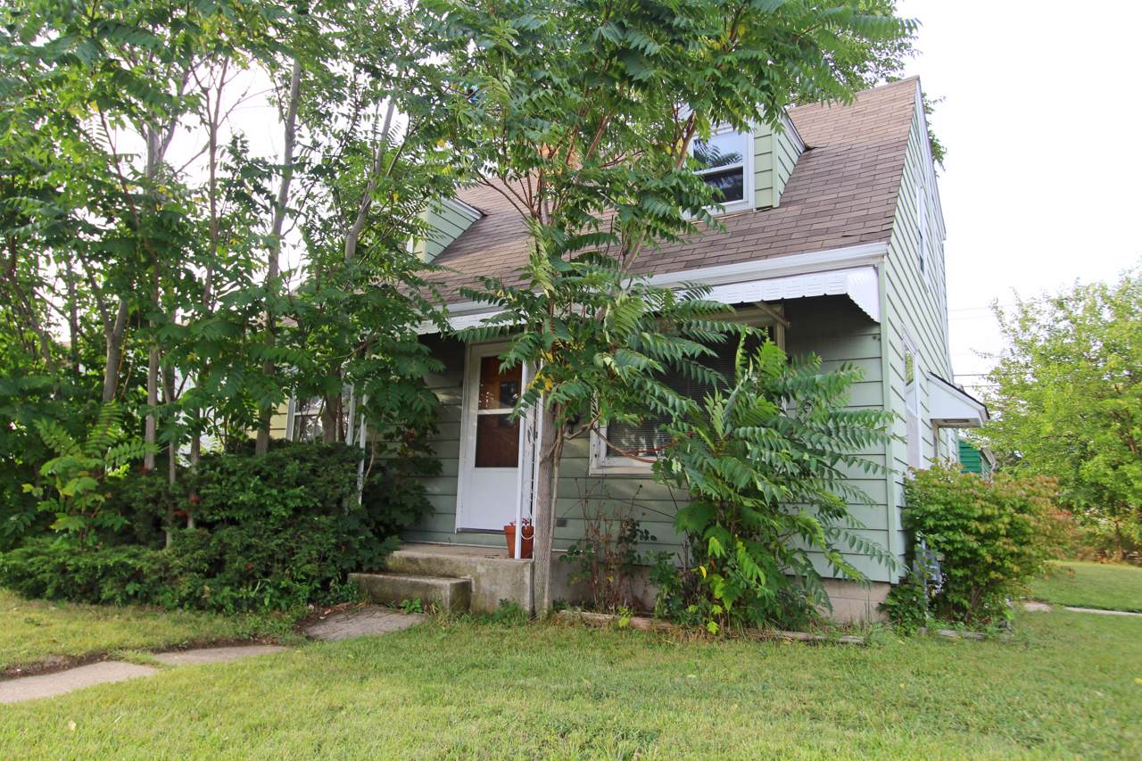 7300 Silver Spring Dr - Photo 1