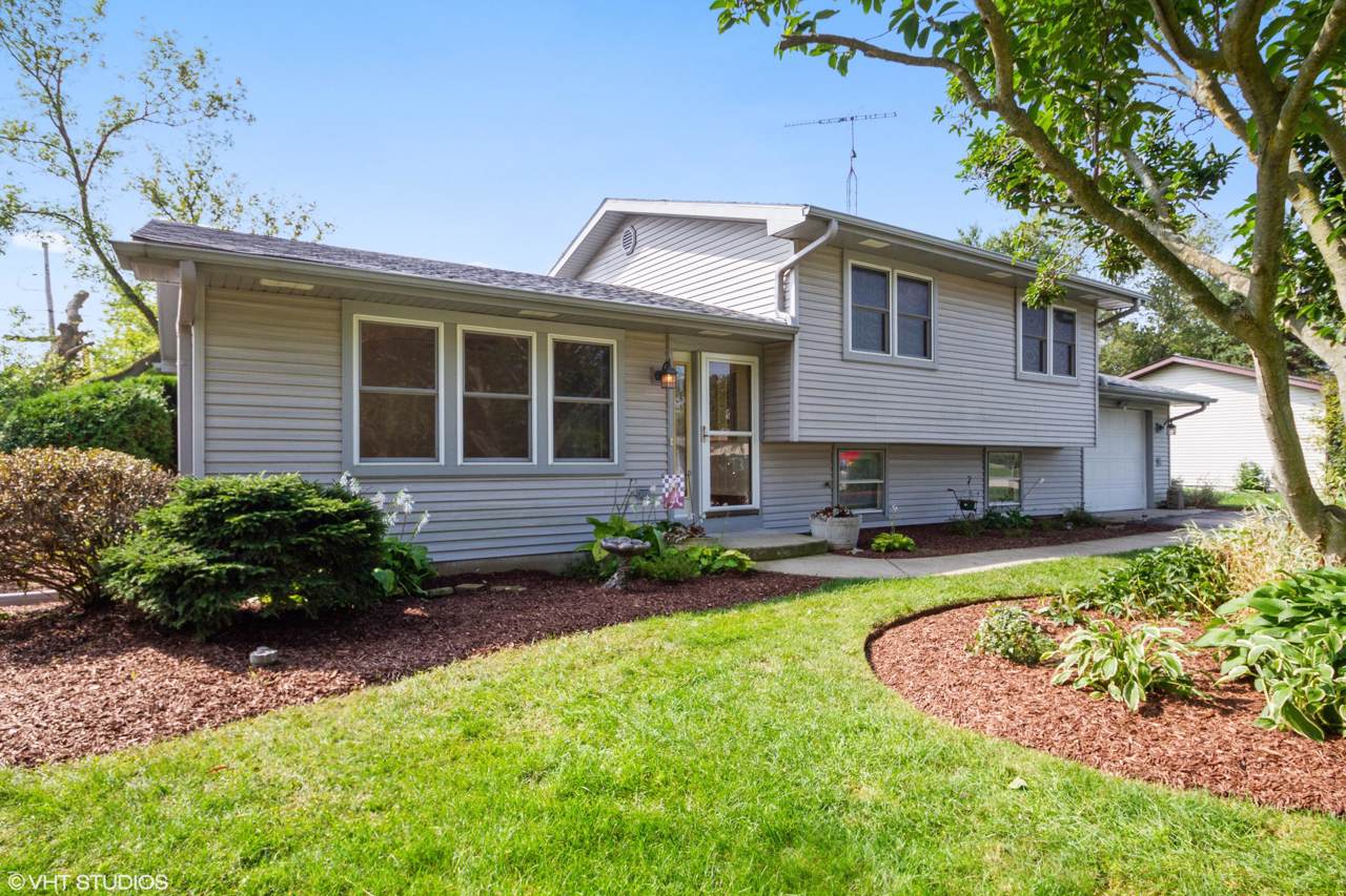 1937 Willow Rd - Photo 1
