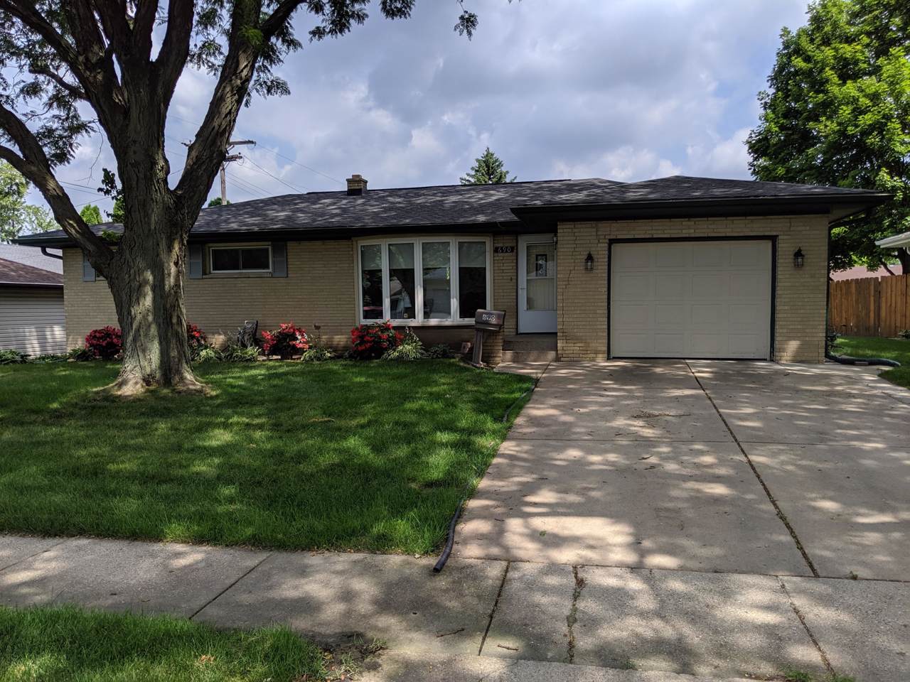 690 13th Av - Photo 1