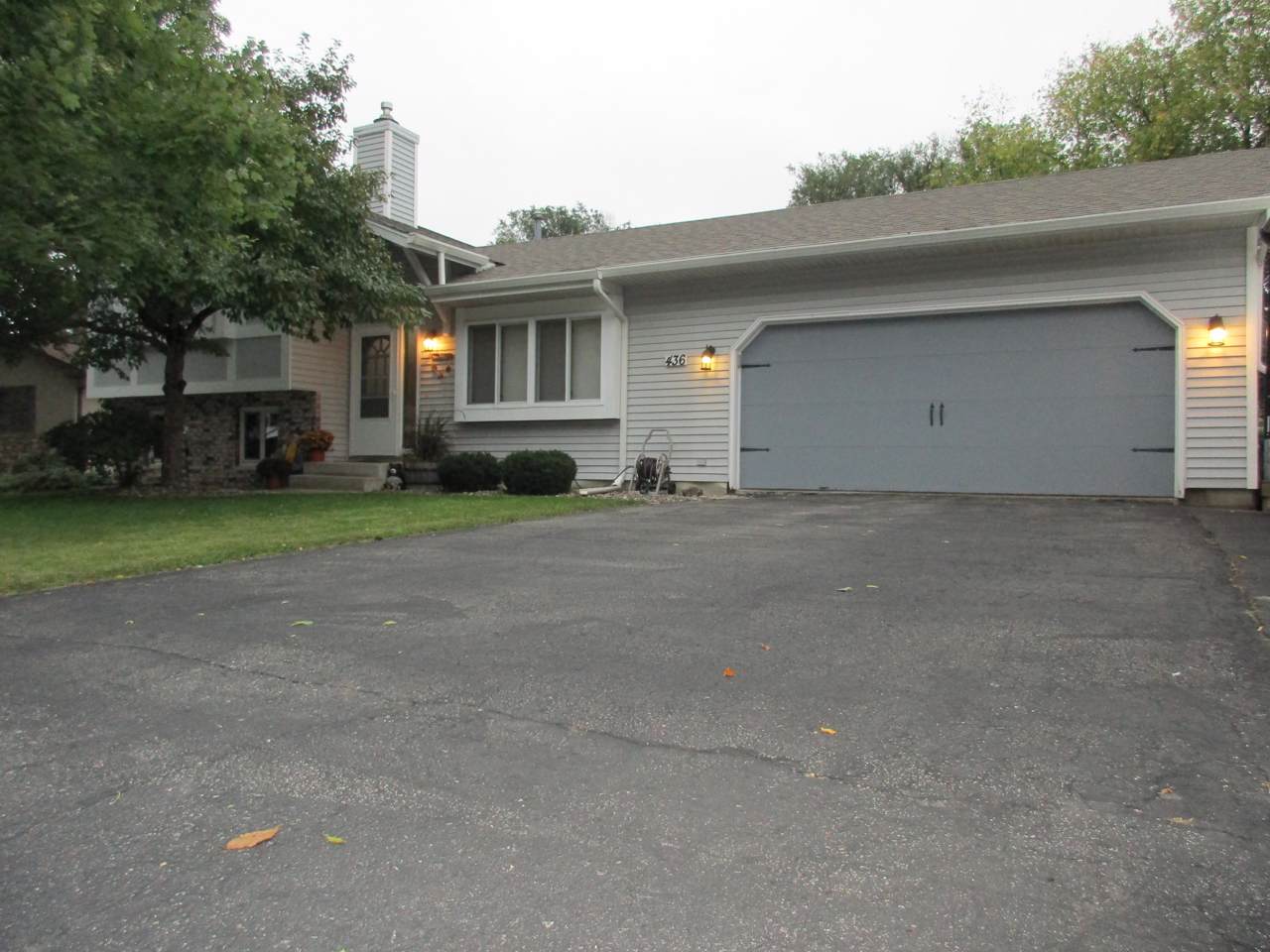 436 Park St - Photo 1