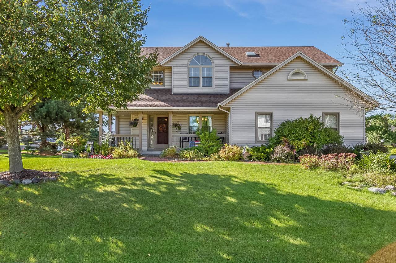 3111 James Dr - Photo 1