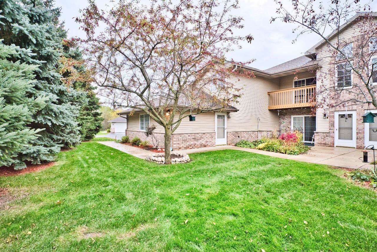 3037 Meyer Ct - Photo 1