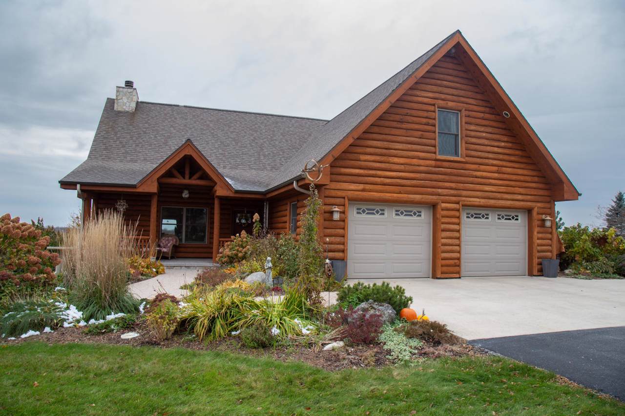 N9152 Hunters Ct - Photo 1
