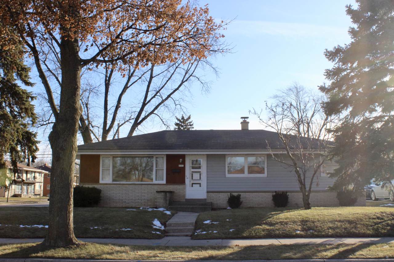 8701 Brentwood Ave - Photo 1