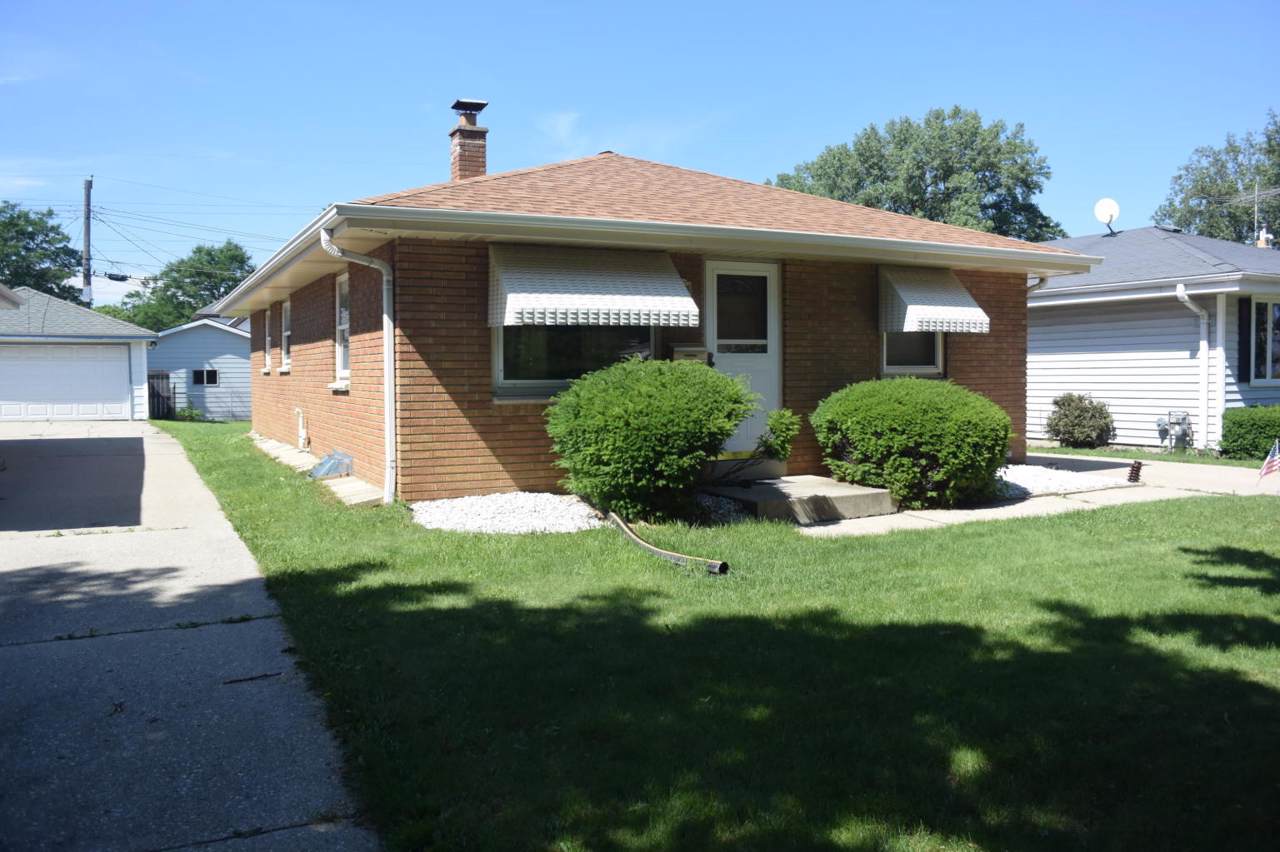 2344 Leroy Ave - Photo 1