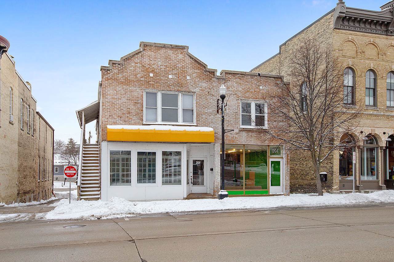 201 Mill St - Photo 1