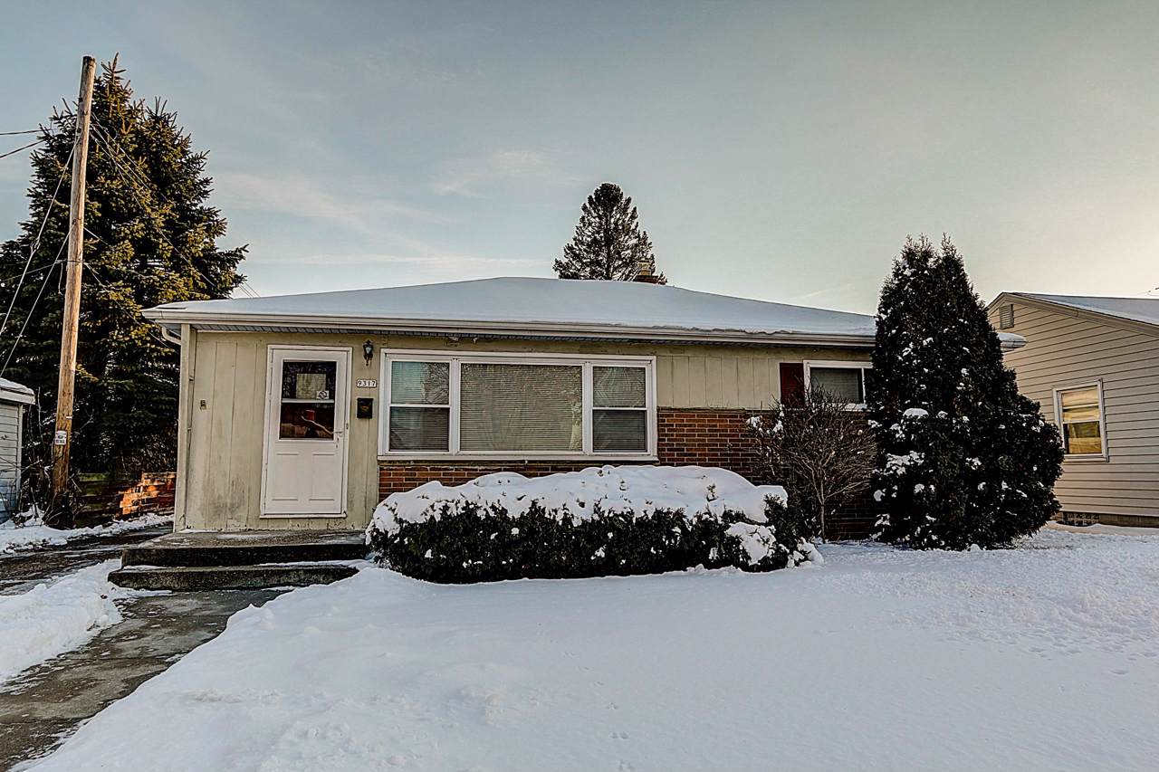9317 Melvina St - Photo 1