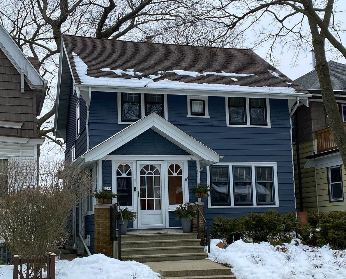 2955 Wentworth Ave - Photo 1