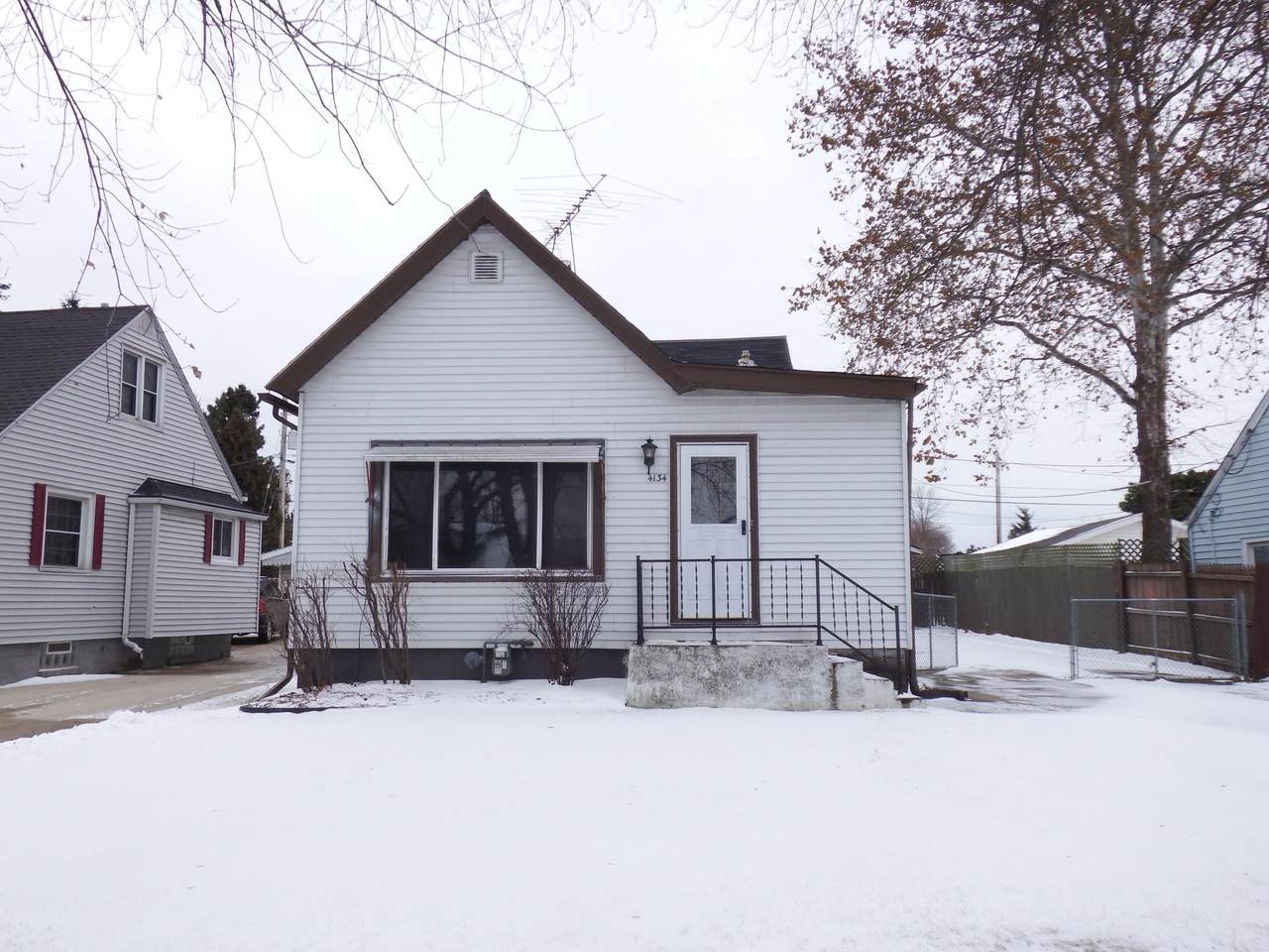 4134 10th St - Photo 1