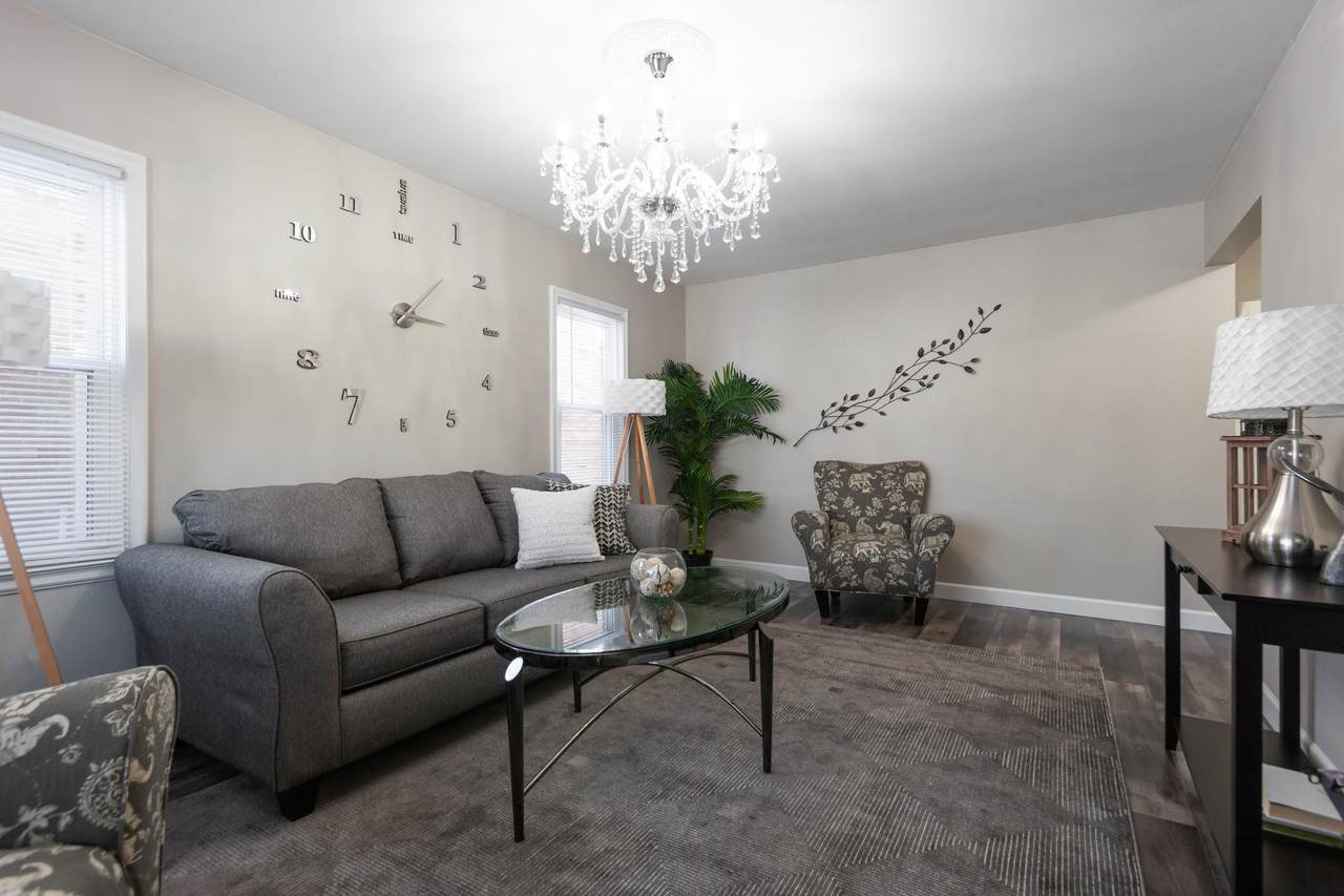 3217 80th St - Photo 1