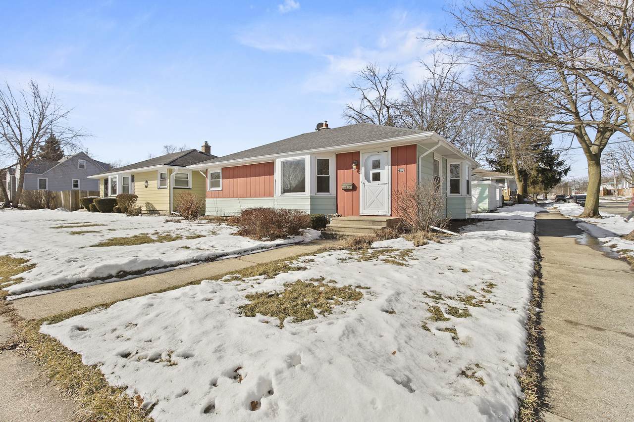 5302 41st Ave - Photo 1