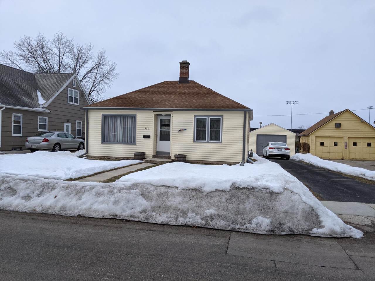 306 Bishop Ave - Photo 1