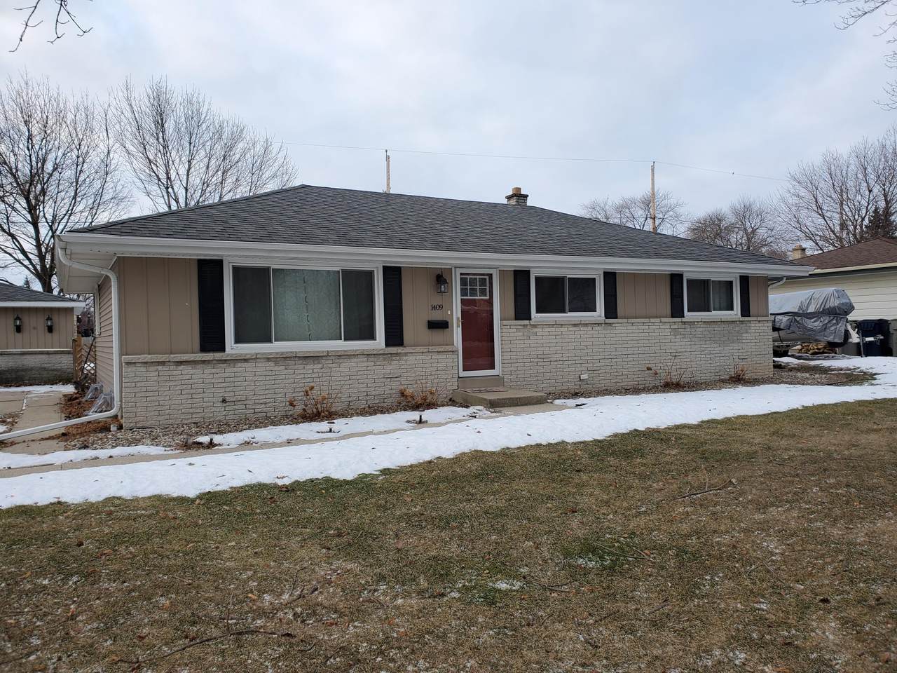 1409 Maplewood Ct - Photo 1