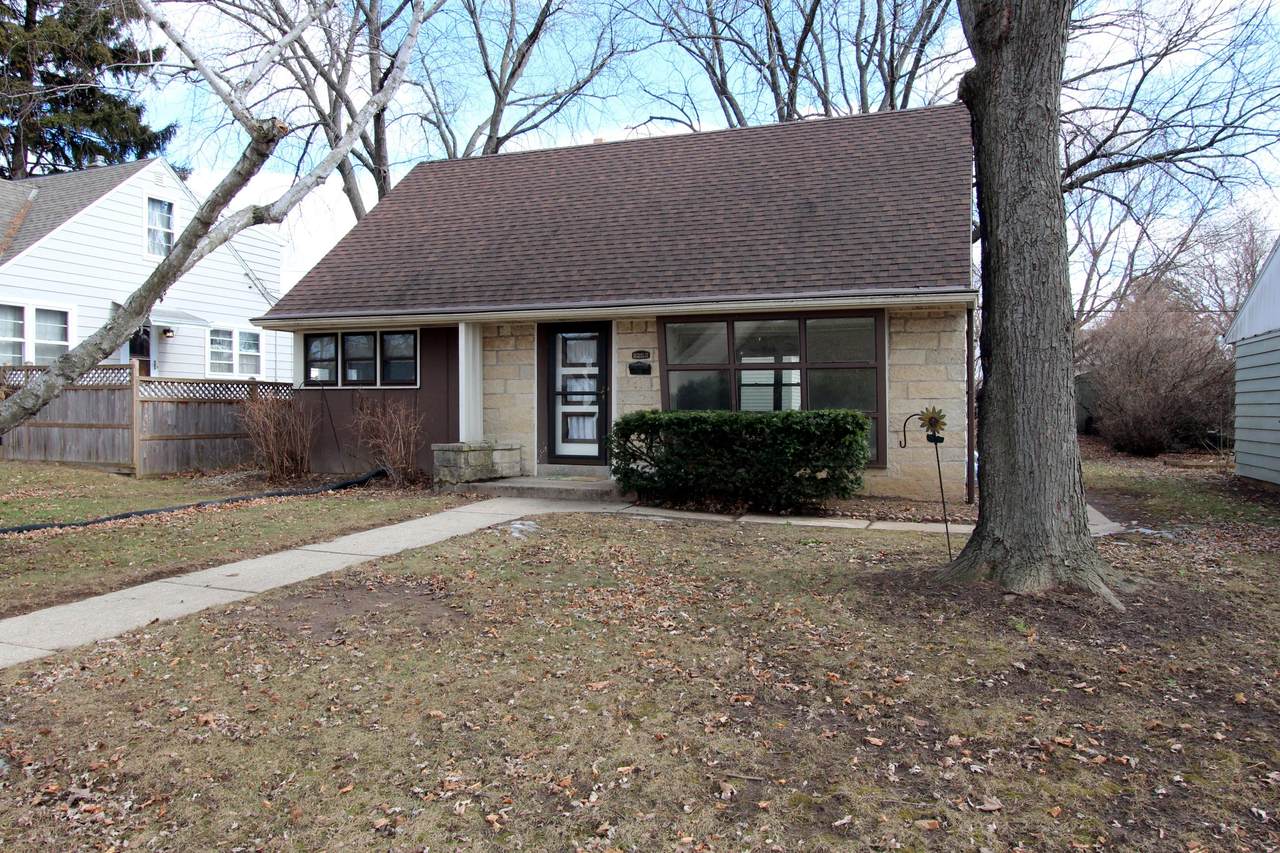 3250 82nd St - Photo 1