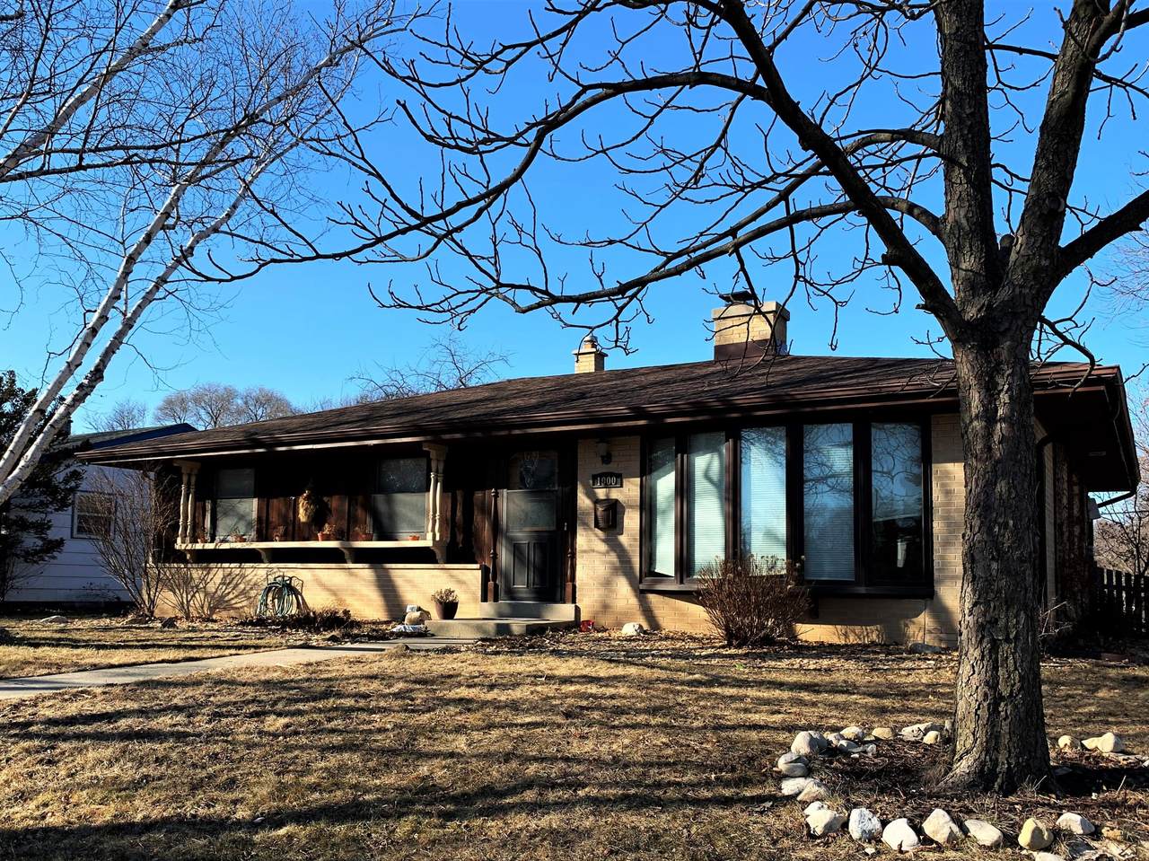 1900 Kimberly Ave - Photo 1