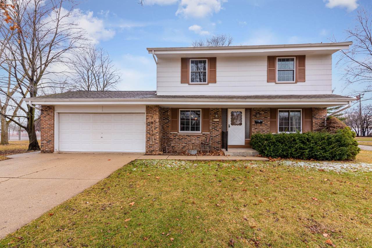 8711 Hustis St - Photo 1