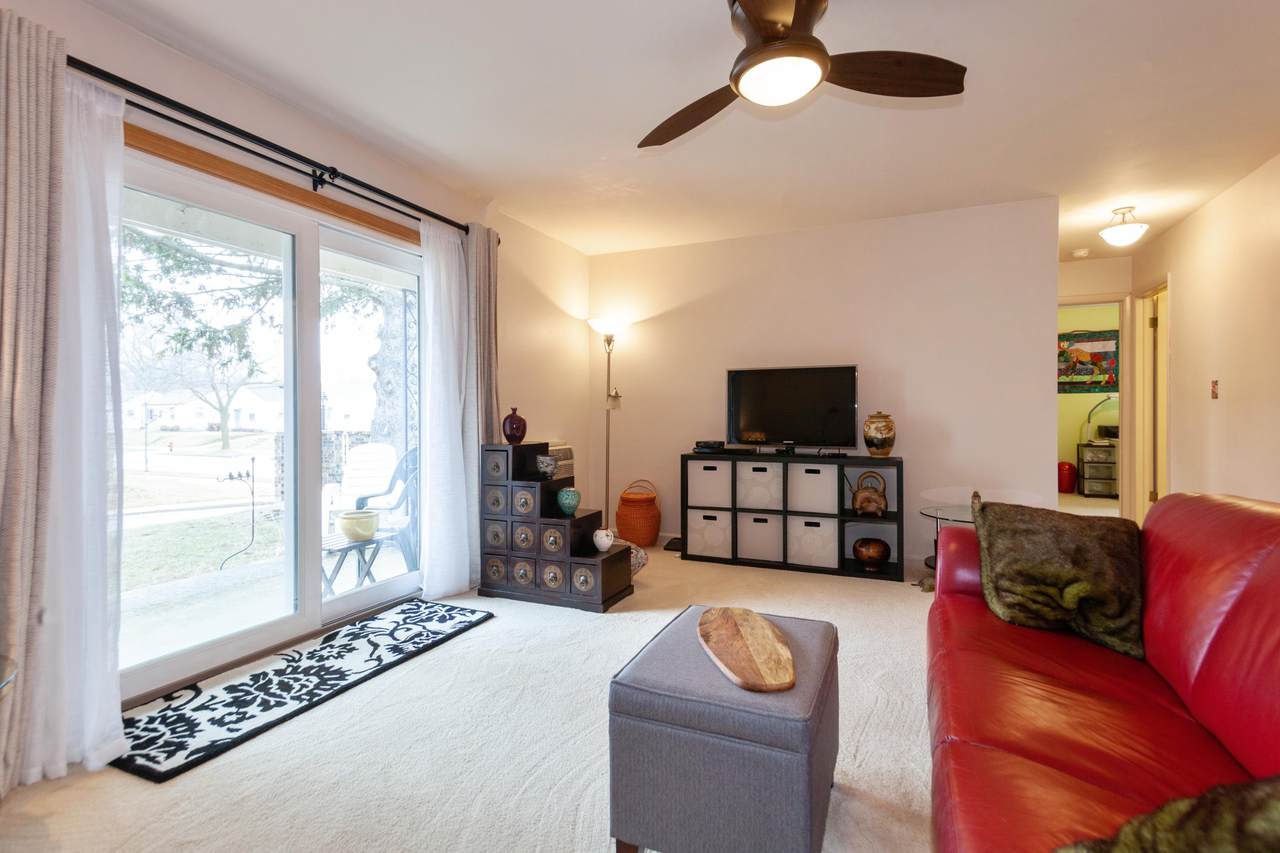 3407 Pine Ave - Photo 1