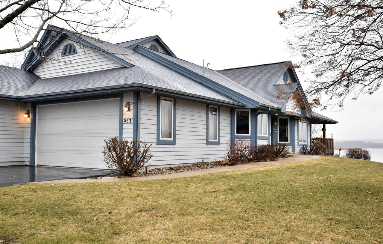953 Bay View Cir - Photo 1