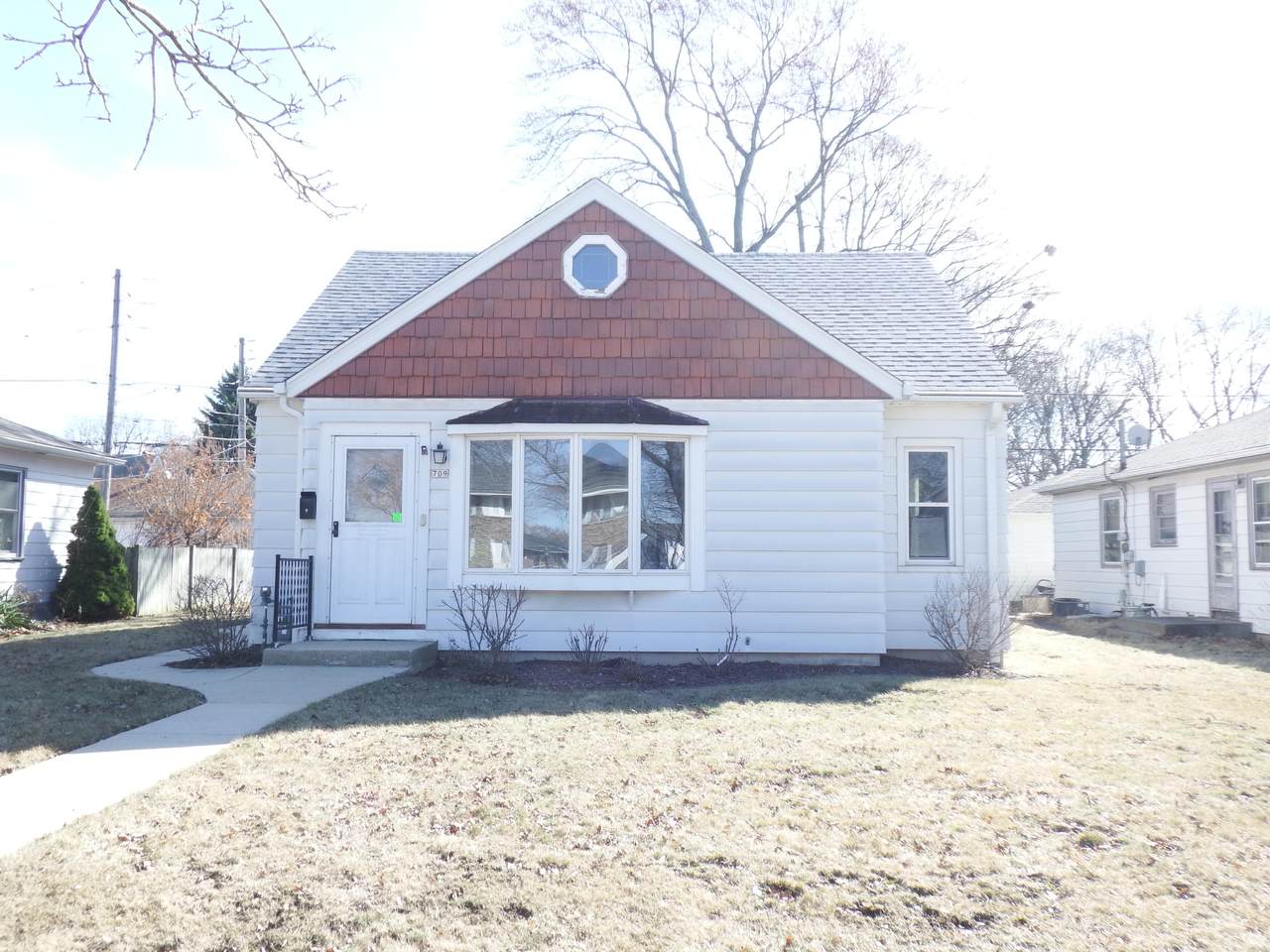 709 Morgan Ave - Photo 1