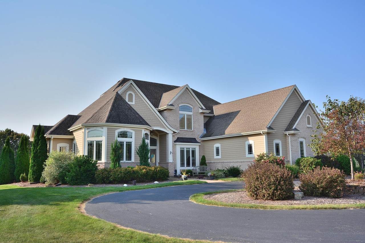 3889 Windemere Dr - Photo 1
