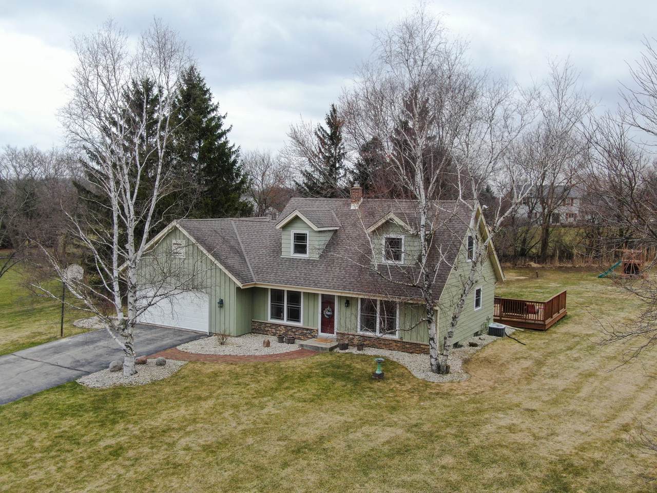 W322S7805 Claire Dr - Photo 1