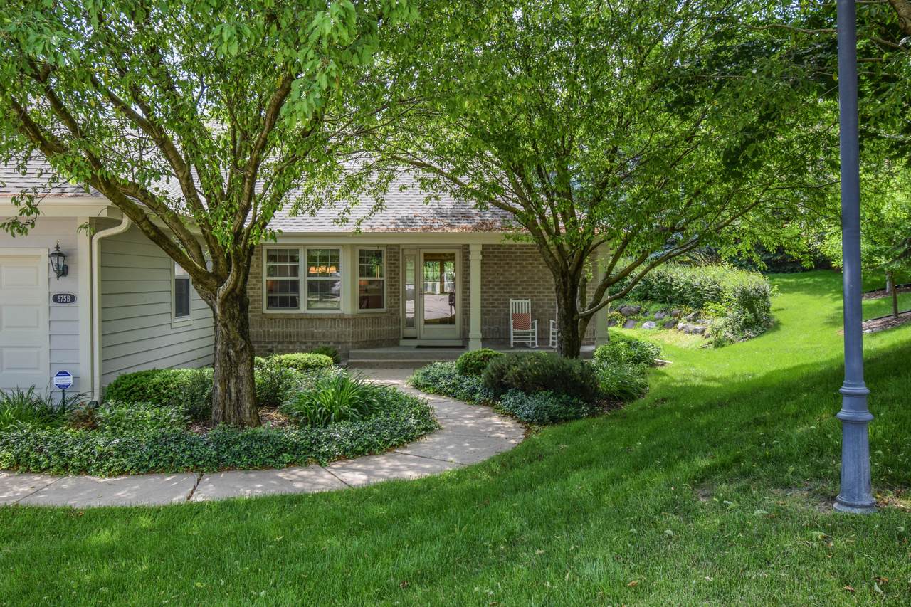 675 Charleston Ct B - Photo 1