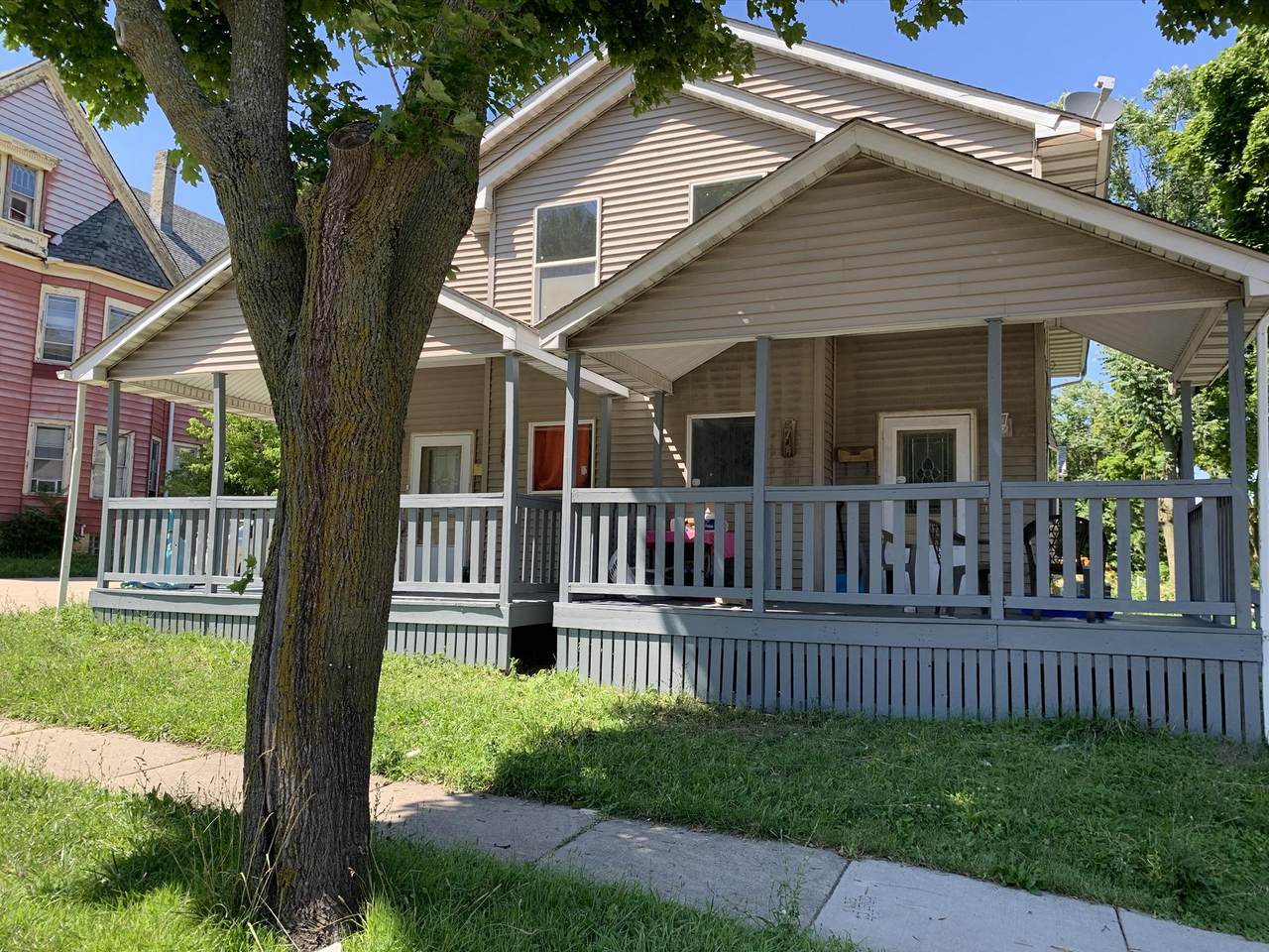 2104 Highland Ave - Photo 1