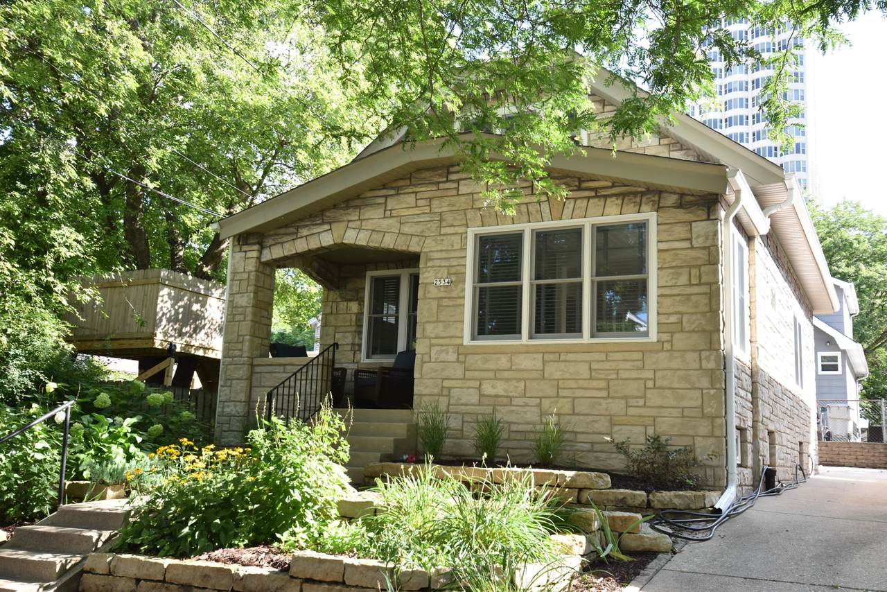 2534 Wentworth Ave - Photo 1