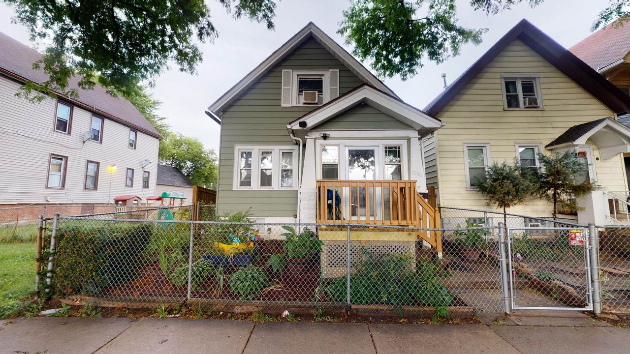 1306 22nd St - Photo 1