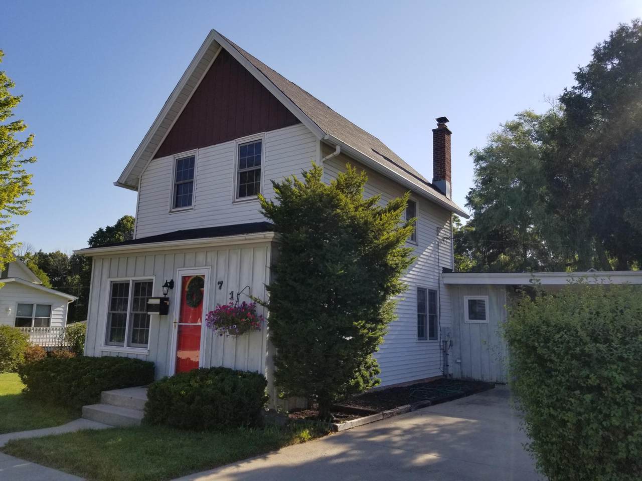 714 Lakeview Ave - Photo 1