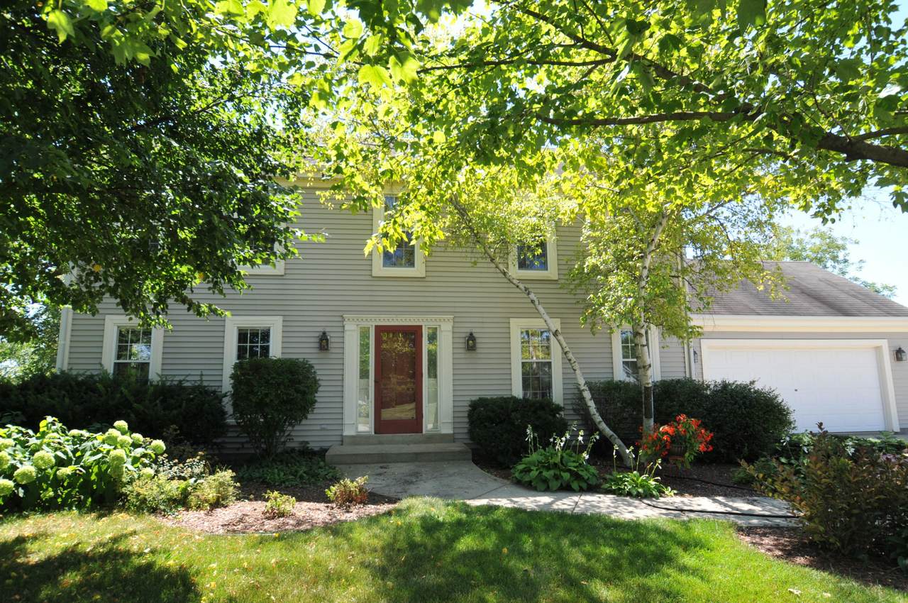 S86W18463 Sue Marie Ln - Photo 1