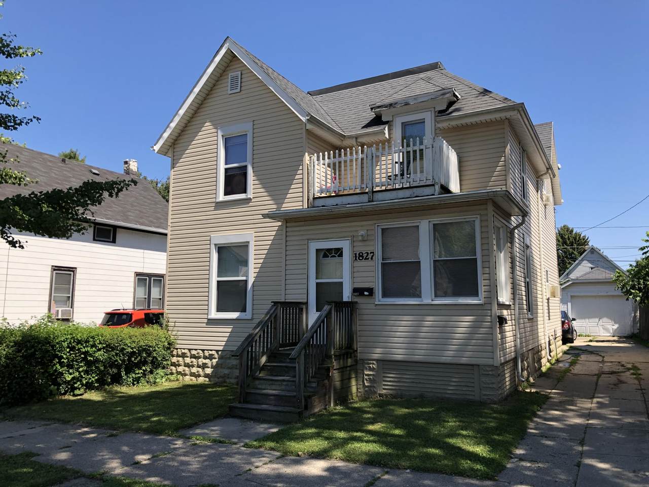 1827 Howe St - Photo 1