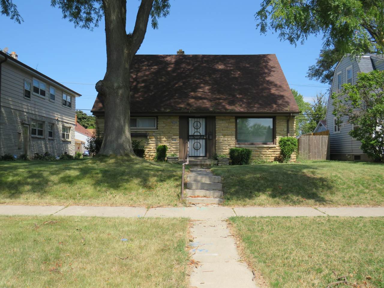 8220 Congress St - Photo 1