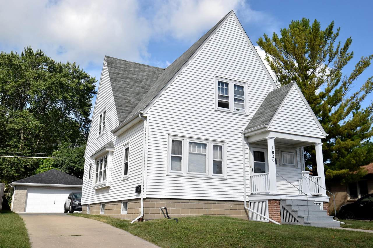 1030 Perry - Photo 1