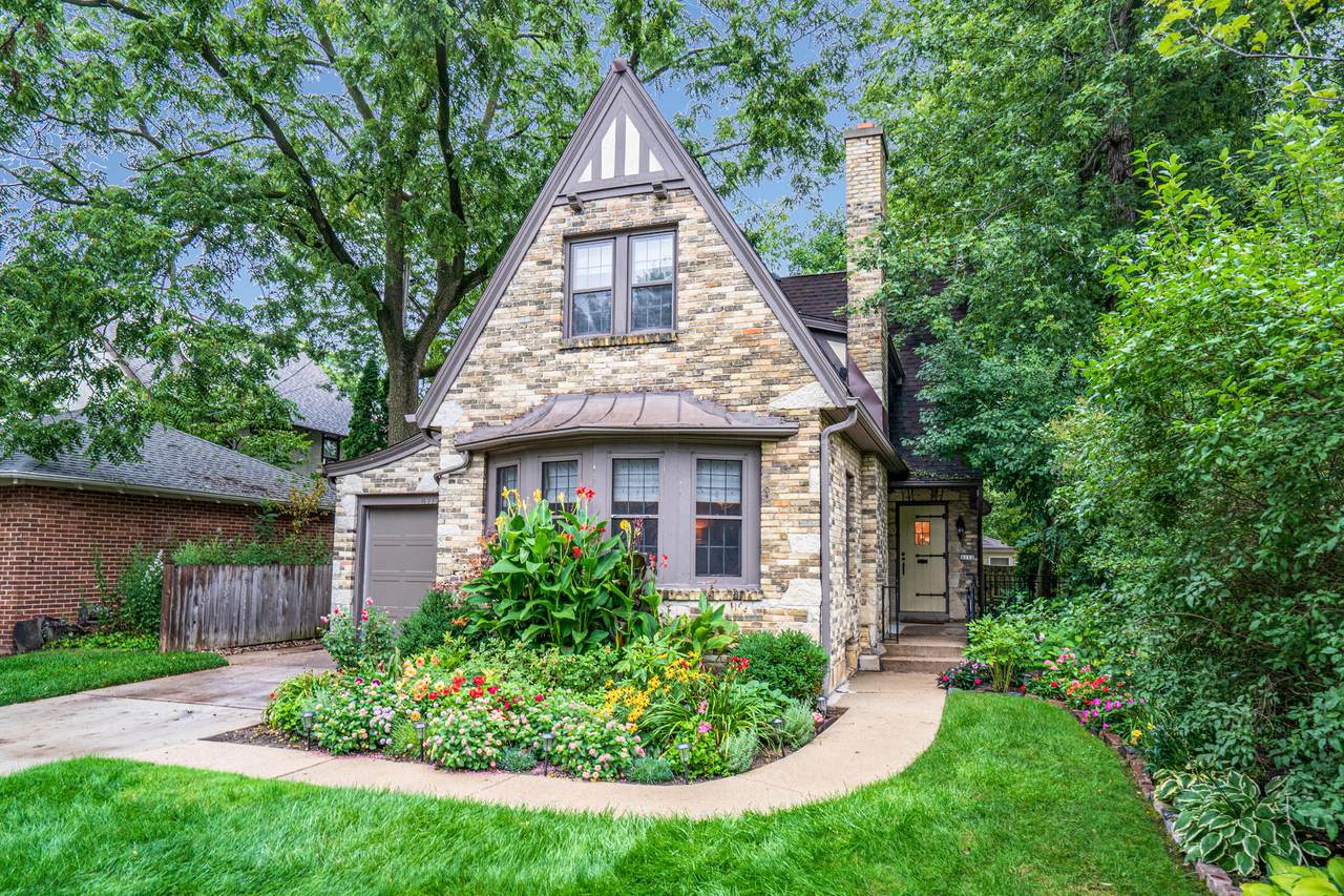 4112 Downer Ave - Photo 1